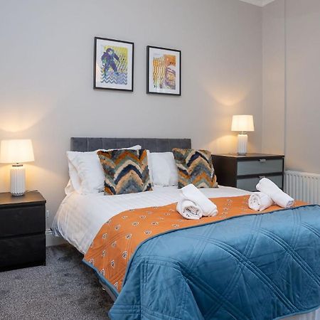 Queens Large 2 Bdr & 1 Bdr Apartments By Belfast City Breaks Esterno foto
