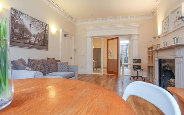 Queens Large 2 Bdr & 1 Bdr Apartments By Belfast City Breaks Esterno foto